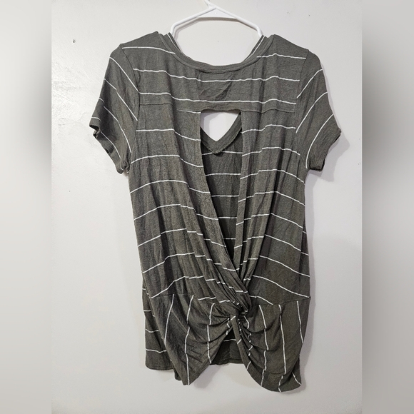 Daytrip Olive Striped Women's short sleeve open back tee! - Picture 4 of 6